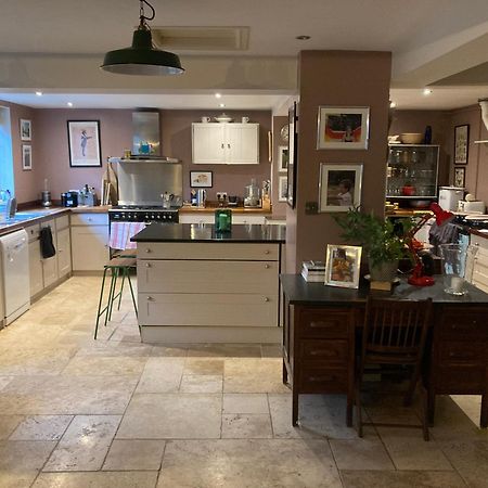 Entire Home, Child Okeford, Dorset - Sleeps 10 Бландфорд Форъм Екстериор снимка